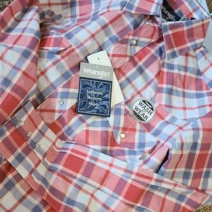 Mens small wrangler button shirt
